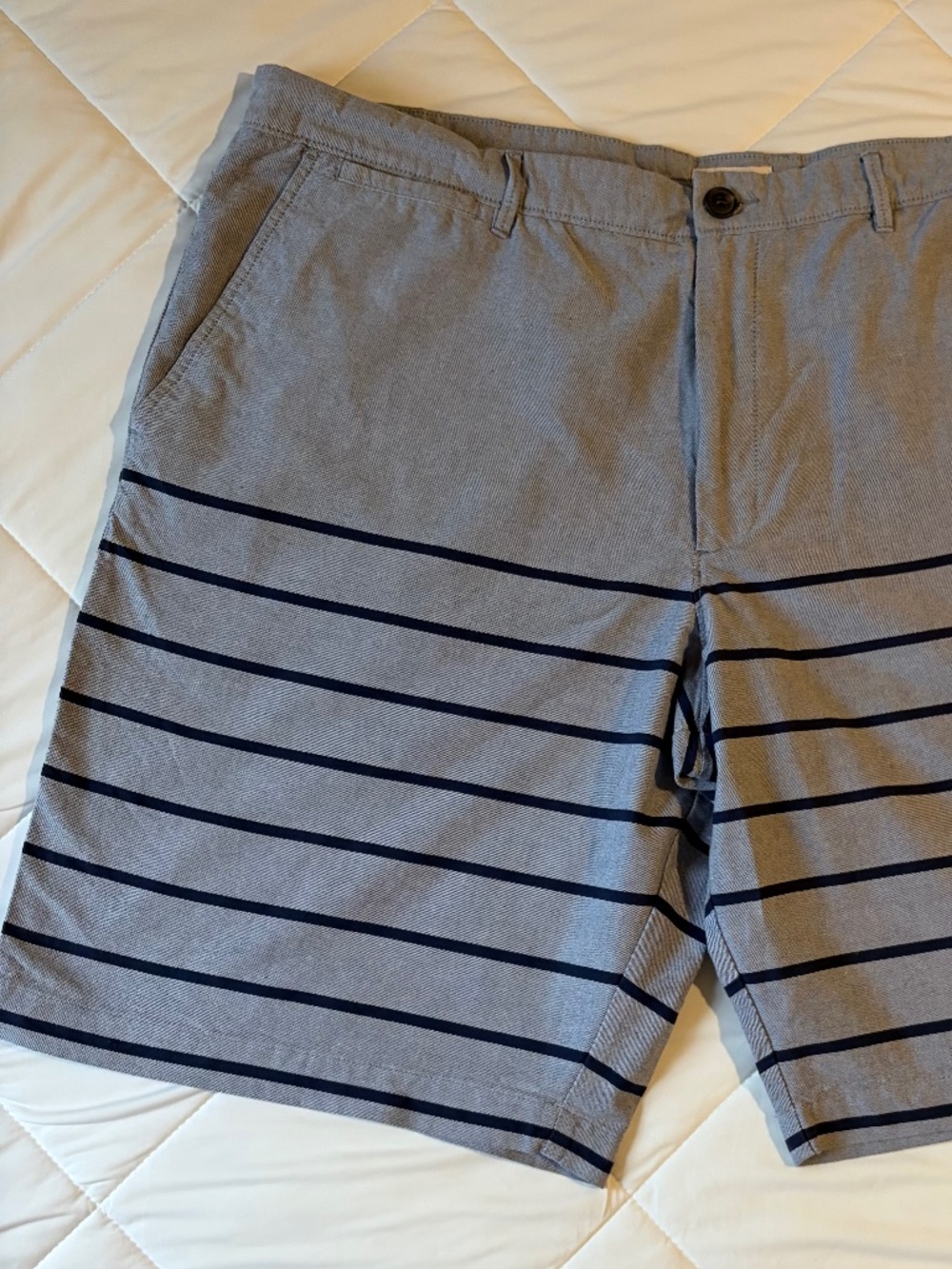 Merona Men’s Classic-Fit Flat-Front Stripe Chino Shorts Gray Navy 42